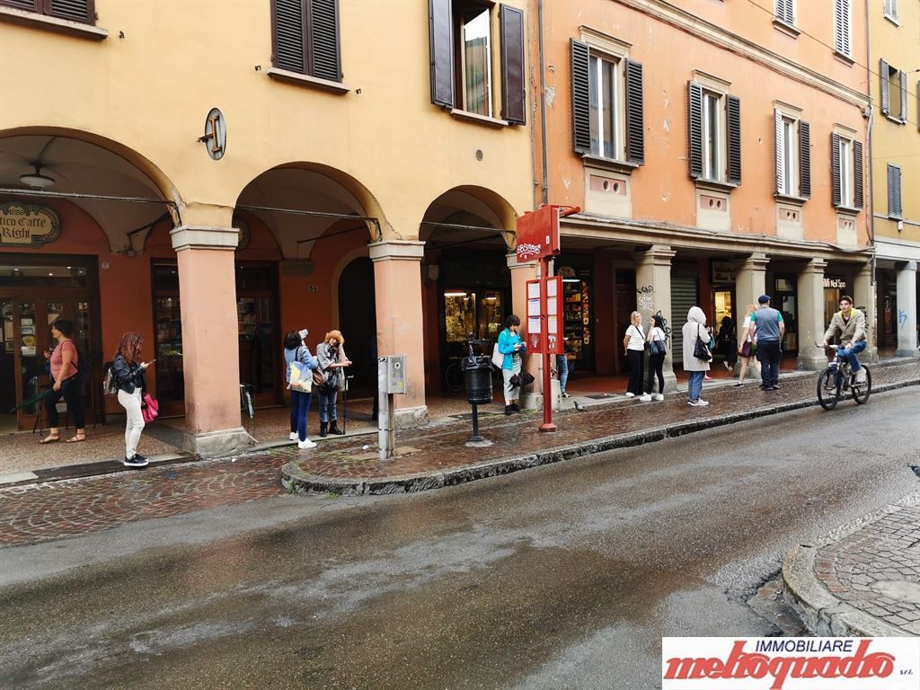 NEGOZIO VIA SAN FELICE